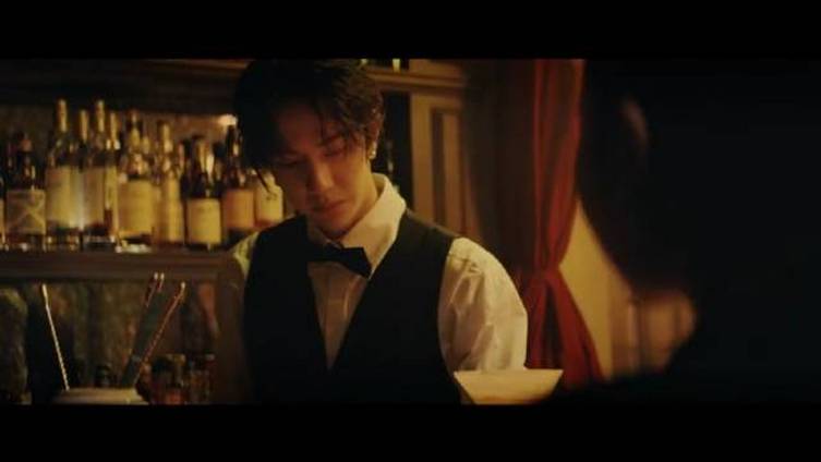 王一博和周迅拍摄的VOGUEFILM短片来了,主题“花的游吟”,王一博嘴上不紧张,实际在发